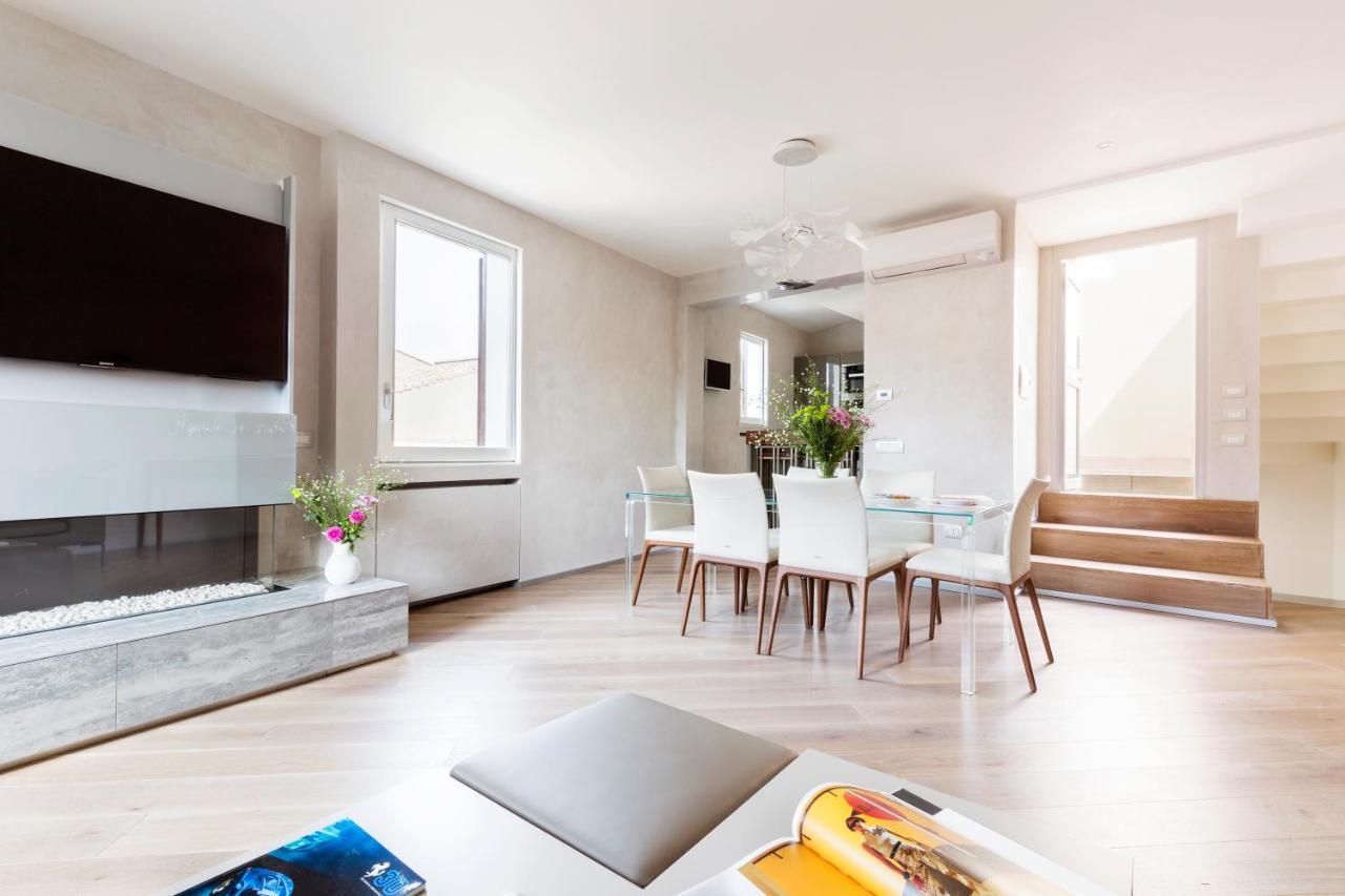 Exclusive Rooftop-designd Apartment Rome